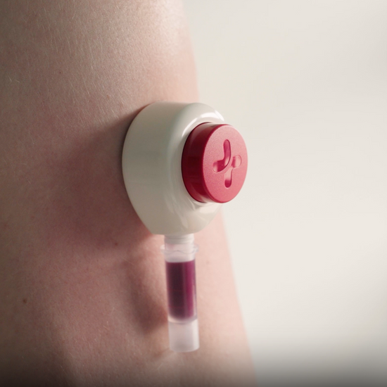 Video über die einfache und schmerzfreie Blutabnahme mit dem Tasso Gerät am Oberarm bei DoctorBox.